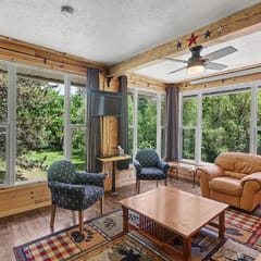 Hill View Suite