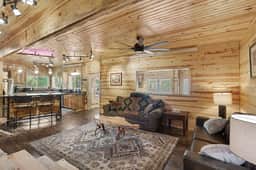 Ten Stone Lodge