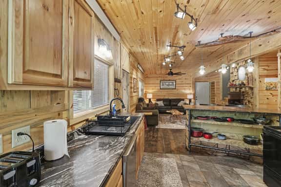 Ponderosa Suite - Image 1