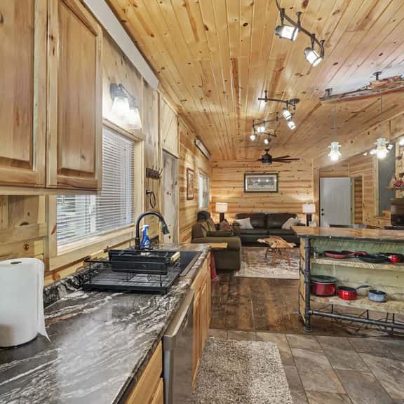 Ponderosa Suite - Image 1