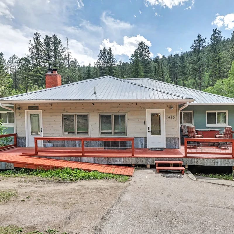 Ten Stone Lodge